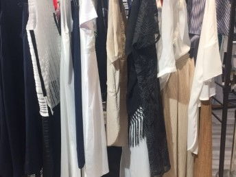 深圳品牌折扣批發(fā) 服裝、鞋帽、箱包、日用品低價走份新模式解析